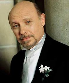 Hector Elizondo