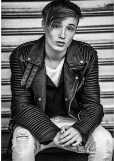 Isac Elliot