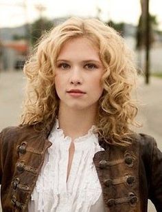 Claudia Lee