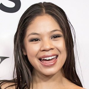 Eva Noblezada