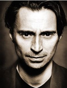 Robert Carlyle