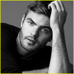 Alex Roe