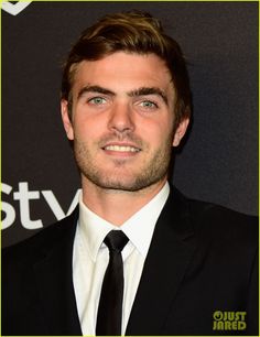 Alex Roe