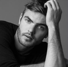 Alex Roe