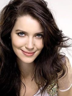 Nathalia Dill