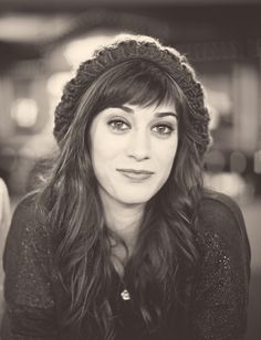 Lizzy Caplan