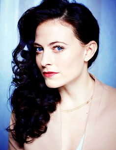 Lara Pulver