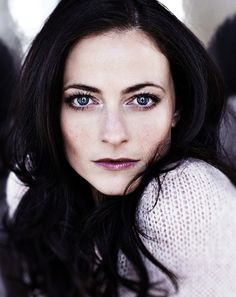 Lara Pulver