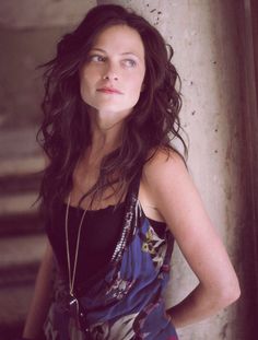 Lara Pulver