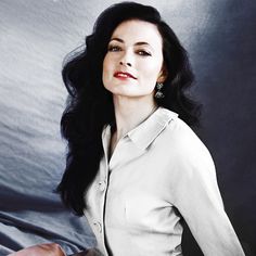 Lara Pulver