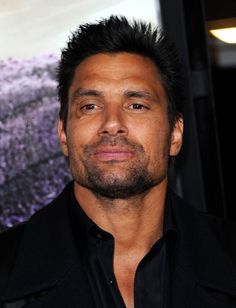 Manu Bennett