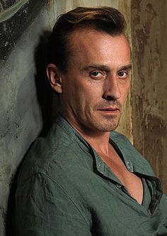 Robert Knepper