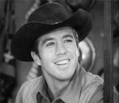 Clu Gulager