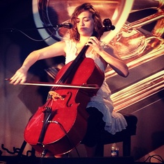 Neyla Pekarek