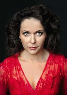 Julia Sawalha