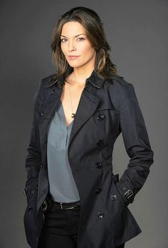 Alana De La Garza