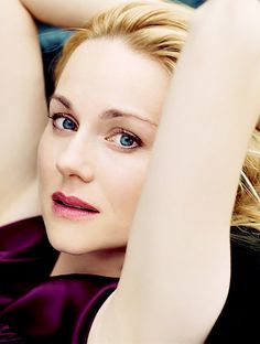 Laura Linney