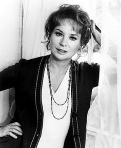 Lois Nettleton