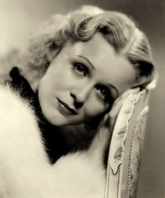 Gloria Stuart