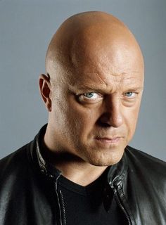 Michael Chiklis