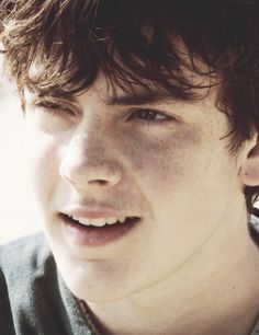 Skandar Keynes