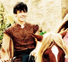 Skandar Keynes