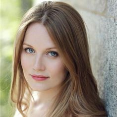 Cara Theobold