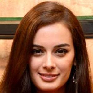 Evelyn Sharma