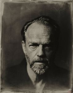 Hugo Weaving