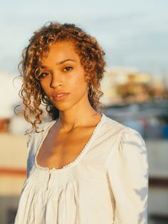 Izzy Bizu