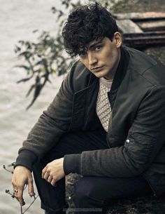 Aneurin Barnard