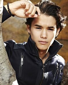 Booboo Stewart (Nils Allen)