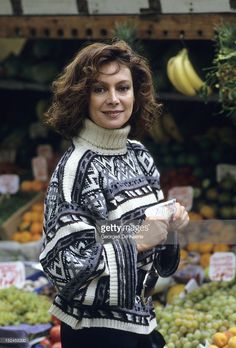 Francesca Annis