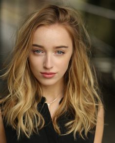 Phoebe Dynevor