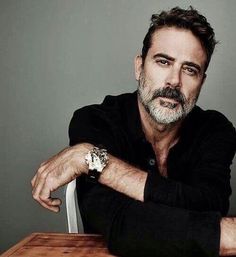 Jeffrey Dean Morgan