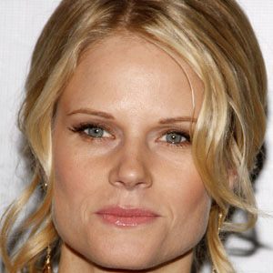 Joelle Carter