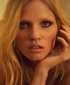 Lara Stone