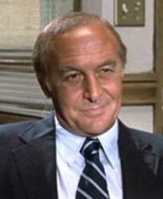 Robert Loggia