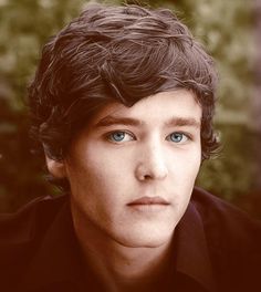 Alexander Vlahos