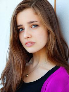 Holly Earl