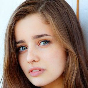 Holly Earl