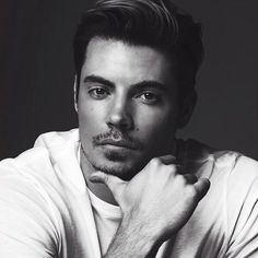 Josh Henderson