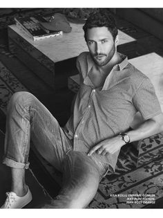 Noah Mills