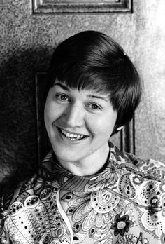 Patricia Routledge