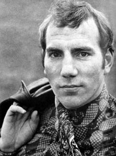 Pete Postlethwaite