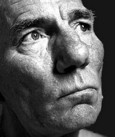 Pete Postlethwaite