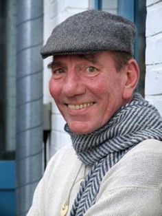 Pete Postlethwaite