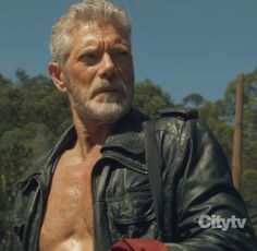 Stephen Lang