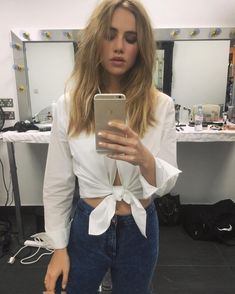 Suki Waterhouse