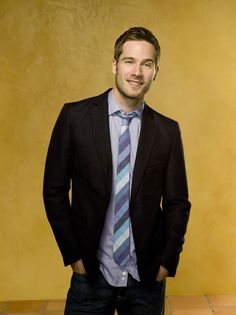 Luke MacFarlane